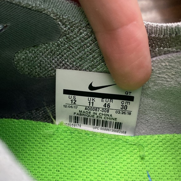 Nike Epic React Flyknit Running Shoes Mens Size 12 Gray Green Blue - Picture 6 of 12